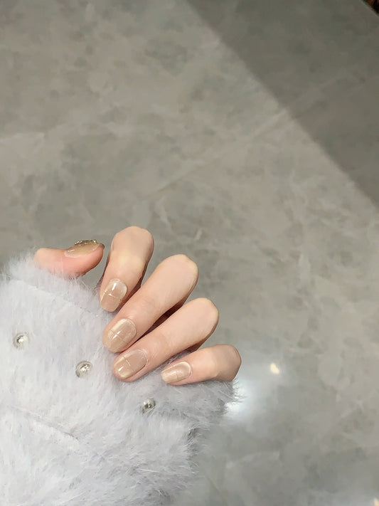 short nails / daily wear / clear / simple style/ golden highlighted/ high quality nails